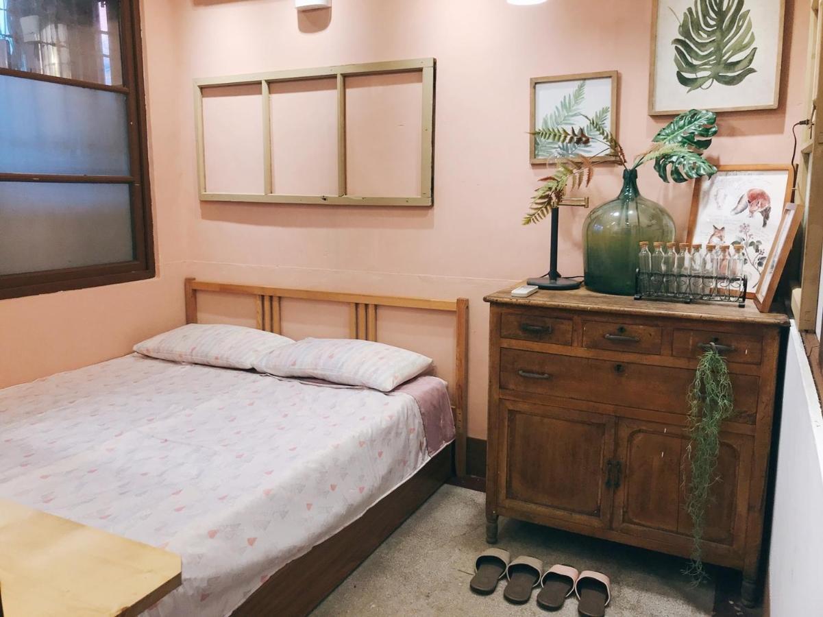 醒覺旅人-訂房後需聯繫轉帳 Apartment Тайнан Екстериор снимка